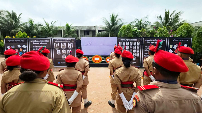 দুর্ঘটনায় নিহত শিক্ষার্থীদের স্মরণ করলো মাইলস্টোন স্কুল