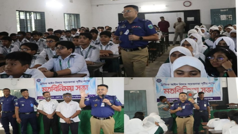 ট্রাফিক আইন মেনে চলার আহ্বান, চাঁপাইনবাবগঞ্জে শিক্ষার্থীদের 