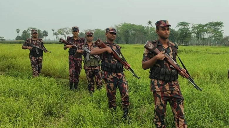 কুষ্টিয়া সীমান্তে ৮ জনকে পুশইনের চেষ্টা, বিজিবির বাধায় ব্যর্