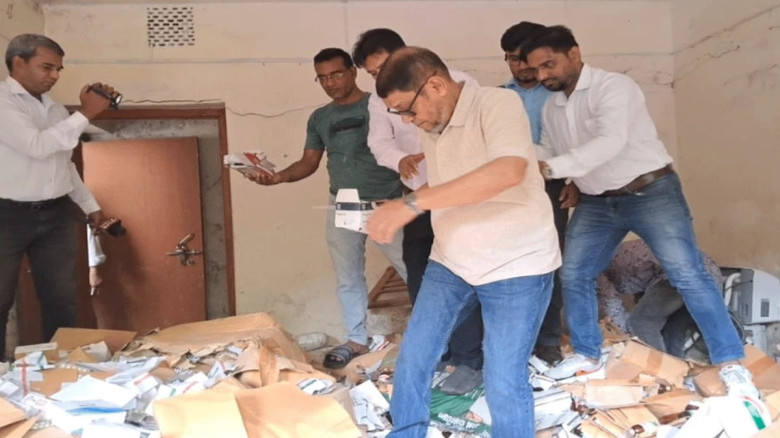 মোরেলগঞ্জ হাসপাতালে মেয়াদোত্তীর্ণ ওষুধের স্তূপ, ক্ষোভ প্রকাশ