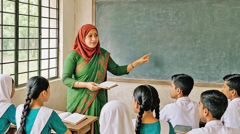 হাজীগঞ্জের ৬৬ শিক্ষাপ্রতিষ্ঠানে শিক্ষার্থীদের মোবাইল ফোন নিষ