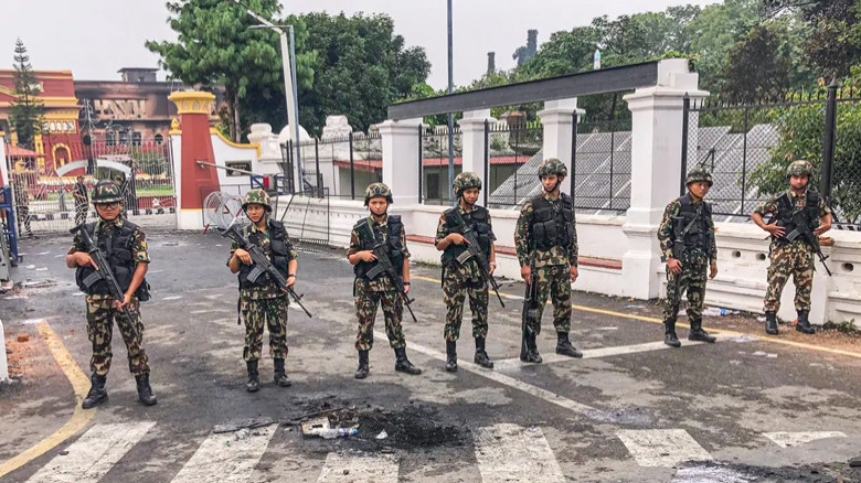 সংঘর্ষে উত্তপ্ত নেপাল: সুনসারিতে কারফিউর পরিধি বাড়াল প্রশাসন