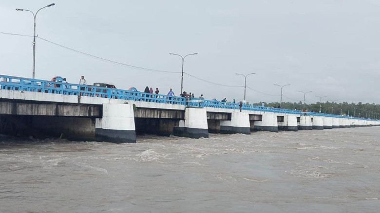 তিস্তার পানি বিপৎসীমার ওপরে, বন্যার শঙ্কা